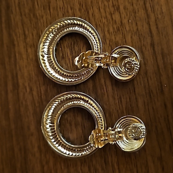 💕ST. JOHN💕 Circular Drop Clip On Earrings ~ Green Enamel Gold Jewels NWOT - Picture 7 of 9